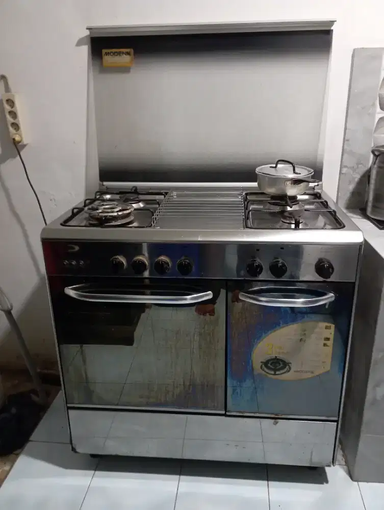 Kompor modena 4 tungku dan oven