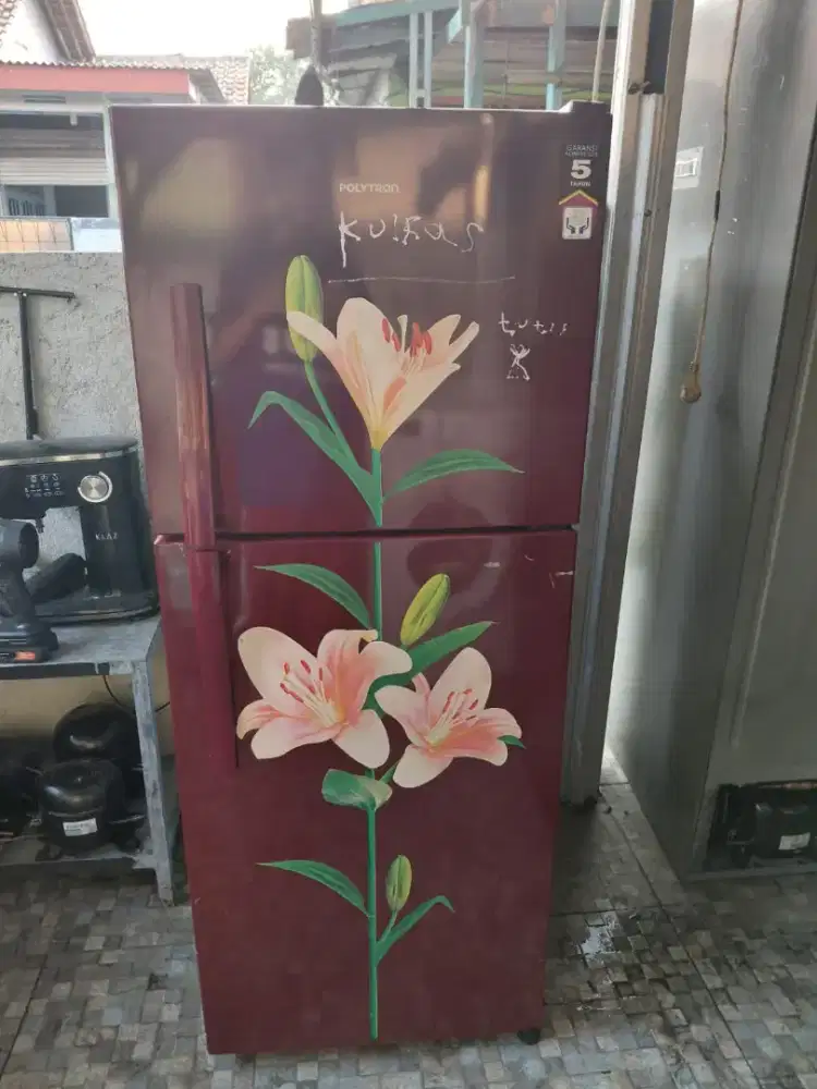 Kulkas 2 pintu polytron