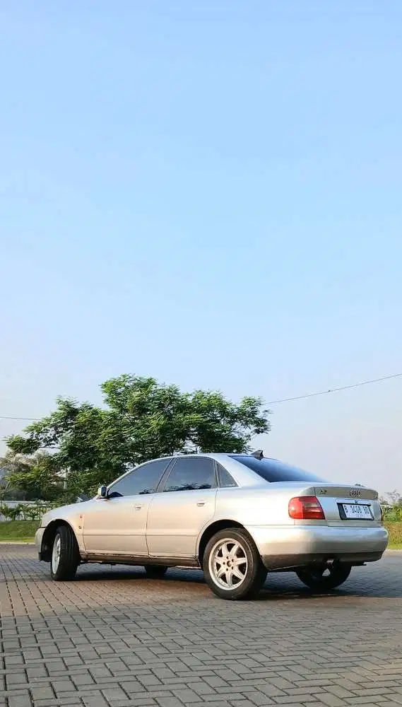 Audi A4 1998 Bensin