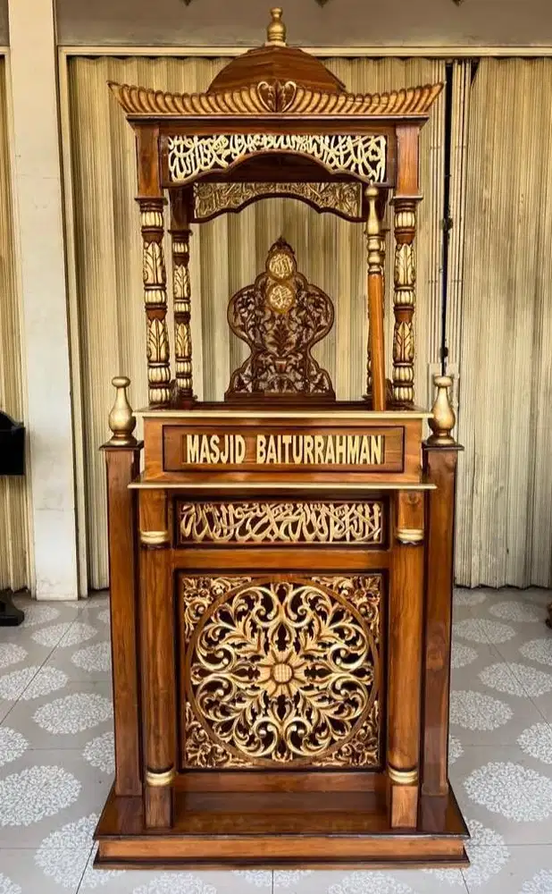 mimbar masjid ukiran