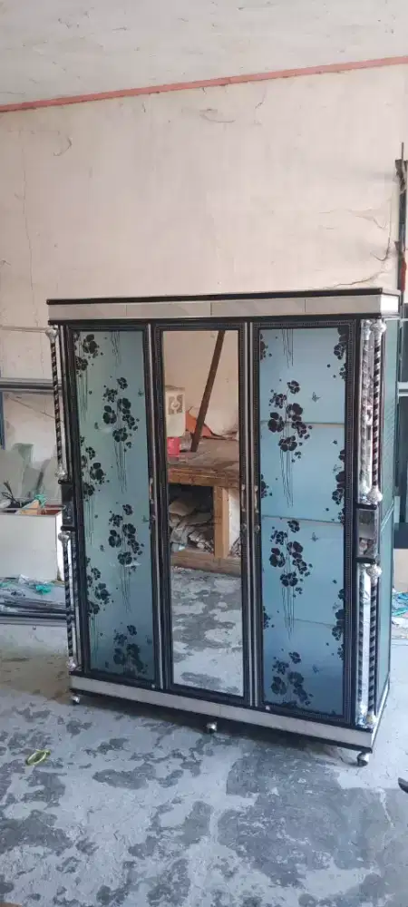 Dijual Lemari pakaian baru