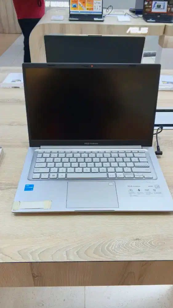 Cicilan laptop Asus Vivobook 14 corei3 ram 8 ssd 512gb