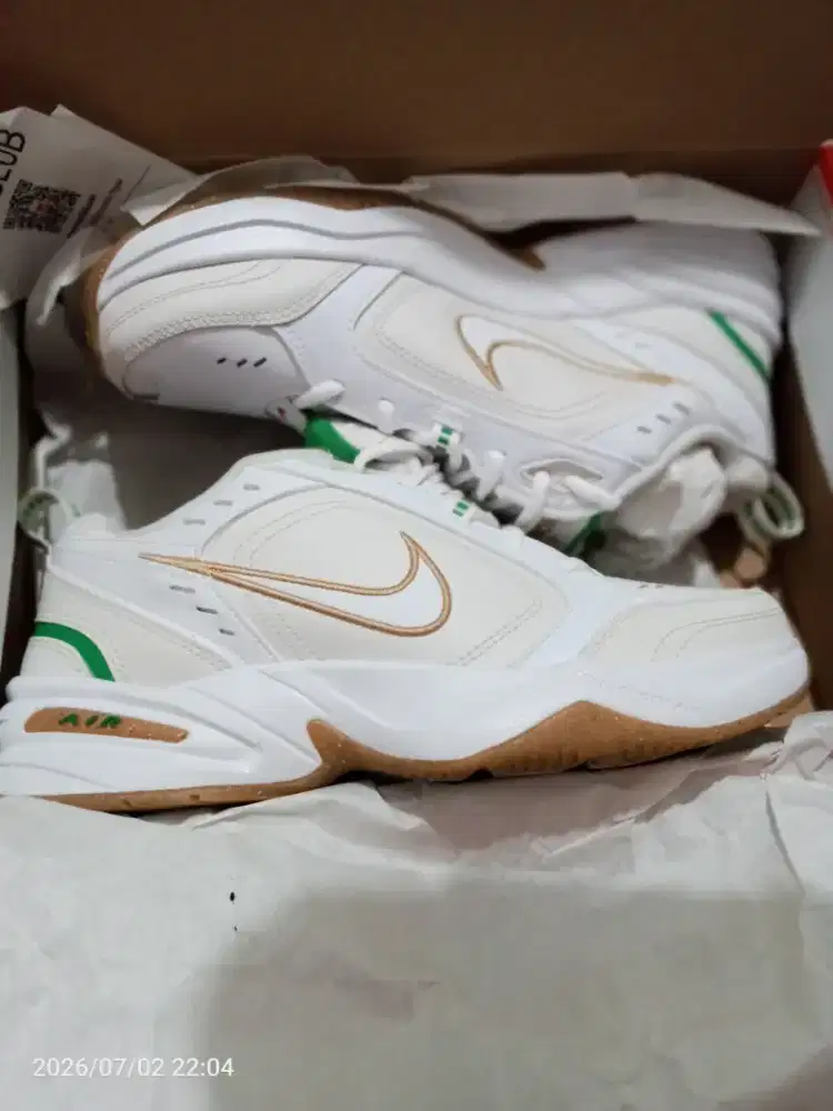 BNIB Sepatu Nike Air Monarch IV size 42.5