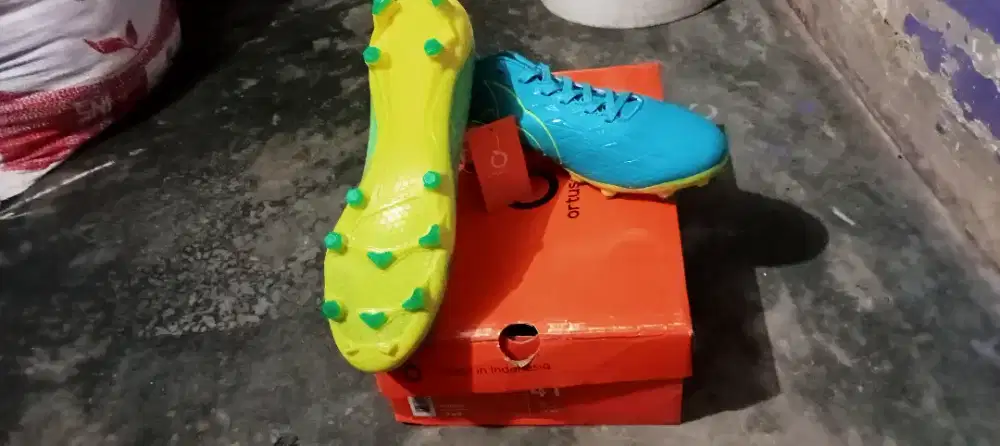 Sepatu bola Ortus original