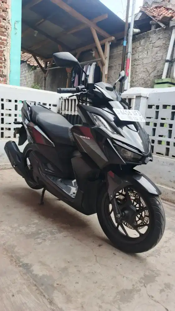 vario 160 2022 glowing