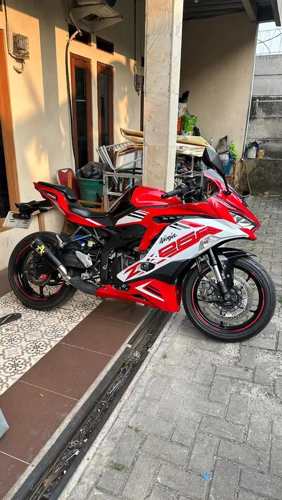 ZX25R ABS QS like new istimewa! Merah putih spesial ZX NINJA