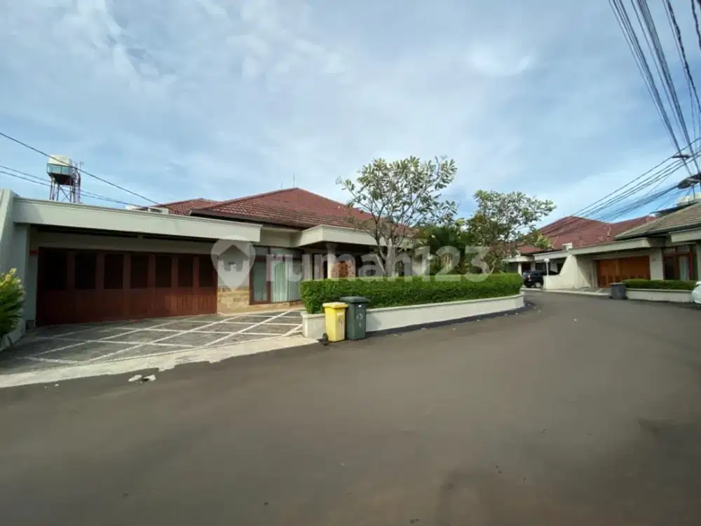 Rumah di Jl. Teladan Cilandak, Jakarta Selatan