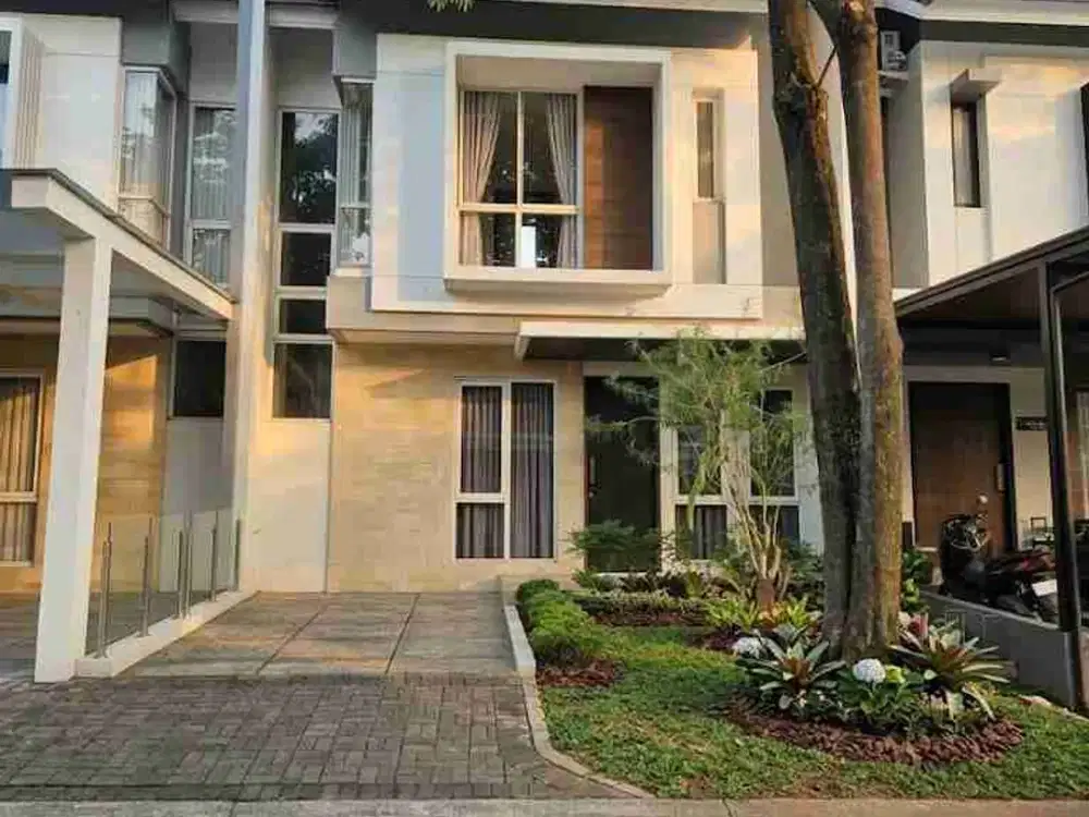 Rumah Standar rapih Halaman belakang luas The green BSD city