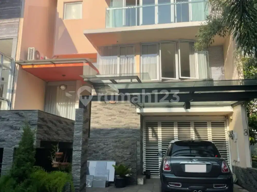 Rumah mewah di citra garden 6 Jakarta Barat