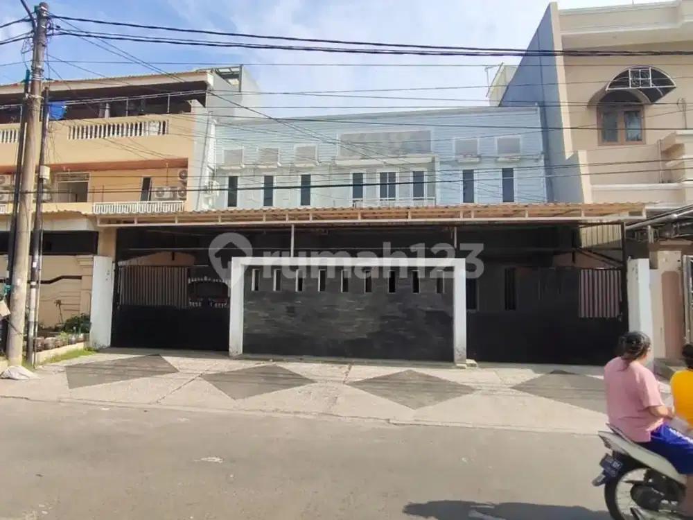 Turun Harga Rumah di Taman Surya 3Jakarta Barat