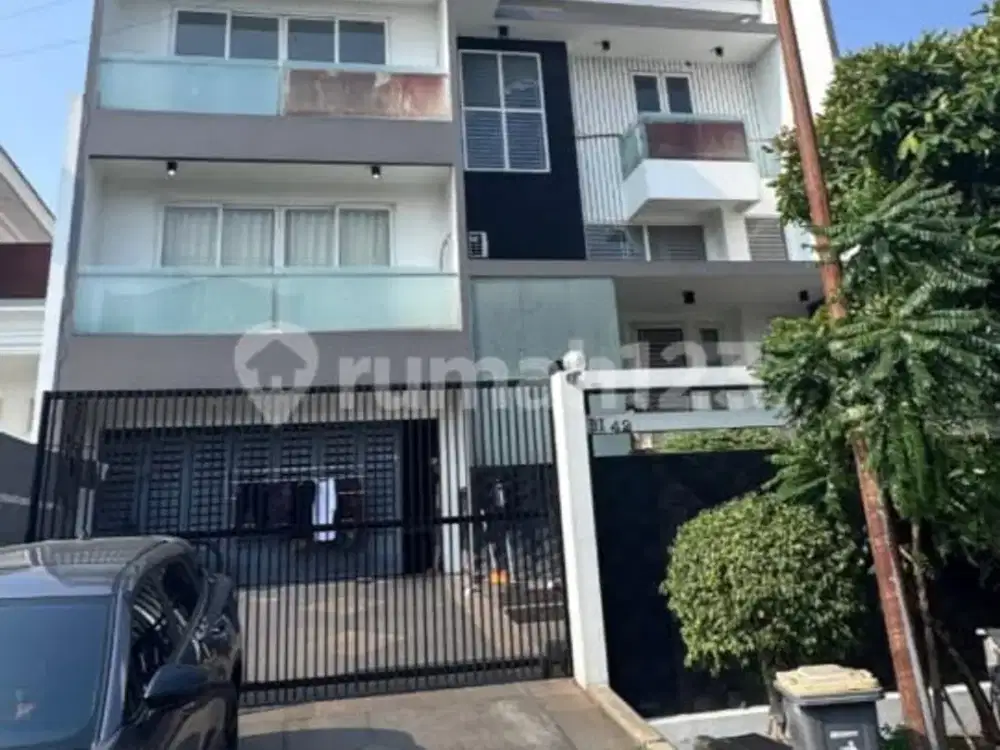 Rumah Bagus di Puri Gardena Jakarta Barat