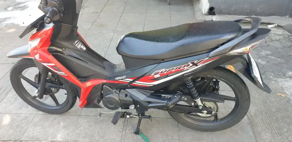 Supra X 125 th 2024 istimewa km 21rb  pjk baru 07-2027