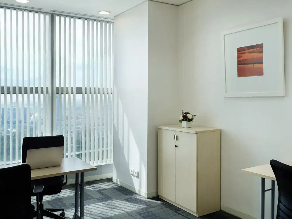 Sewa Kantor Area Kuningan di Menara Karya 68.34 Sqm Bare Lokasi Strategis