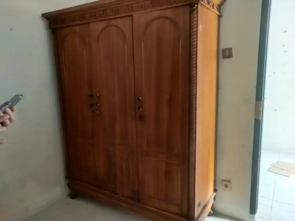 Lemari jati 3 pintu
