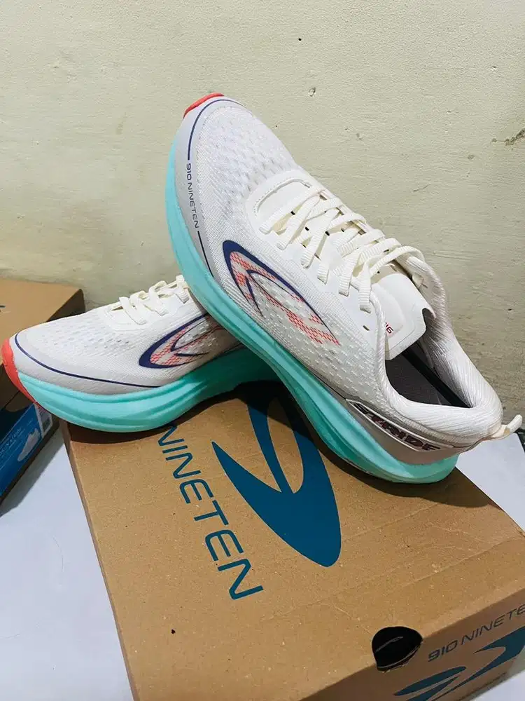 Aurorun stride putih size 41