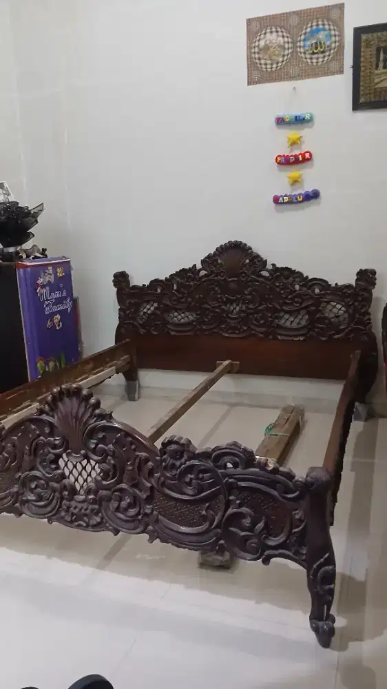 Dipan ranjang jati ukuran 160x200