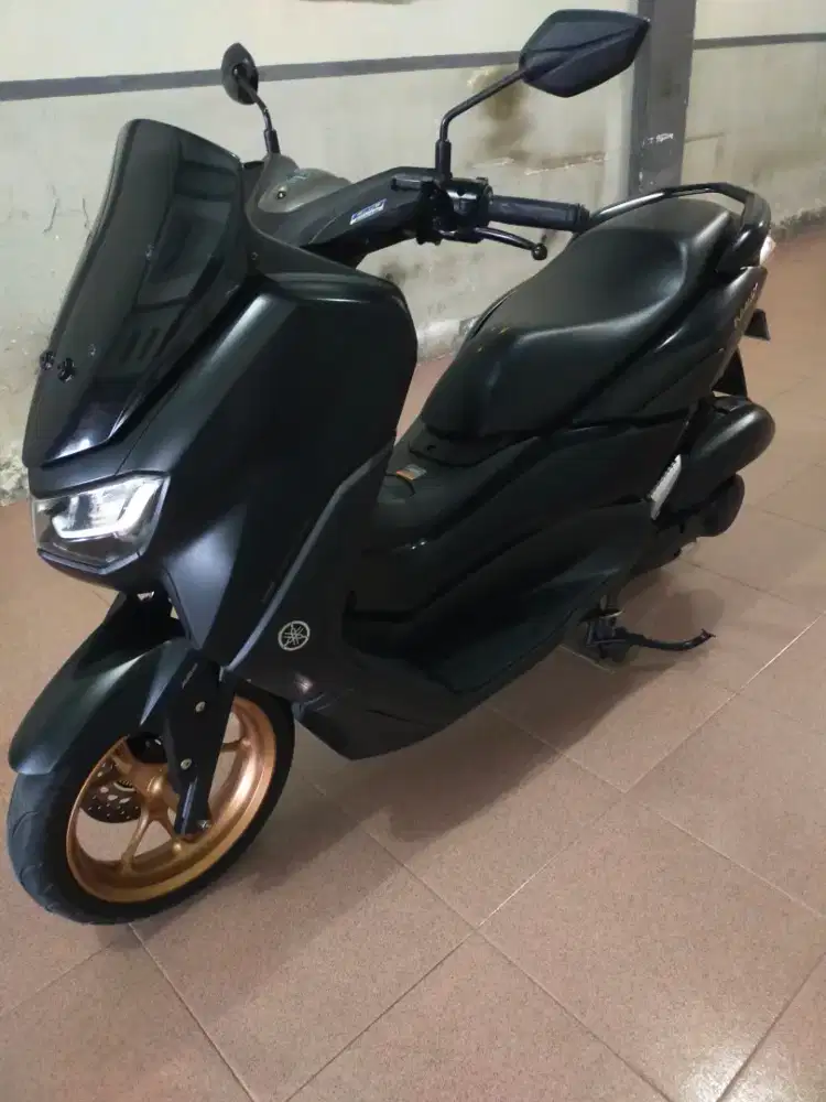 Yamaha nmax 2024 hitam