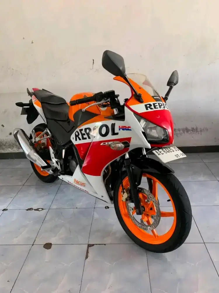 di jual Honda Cbr Repsol tahun 2015 surat  lengkap PJK hidup AE Ngawi