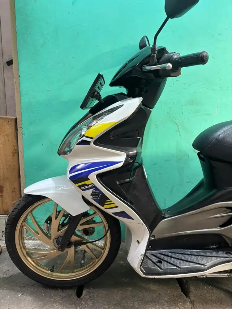 Suzuki skywave putih 2008