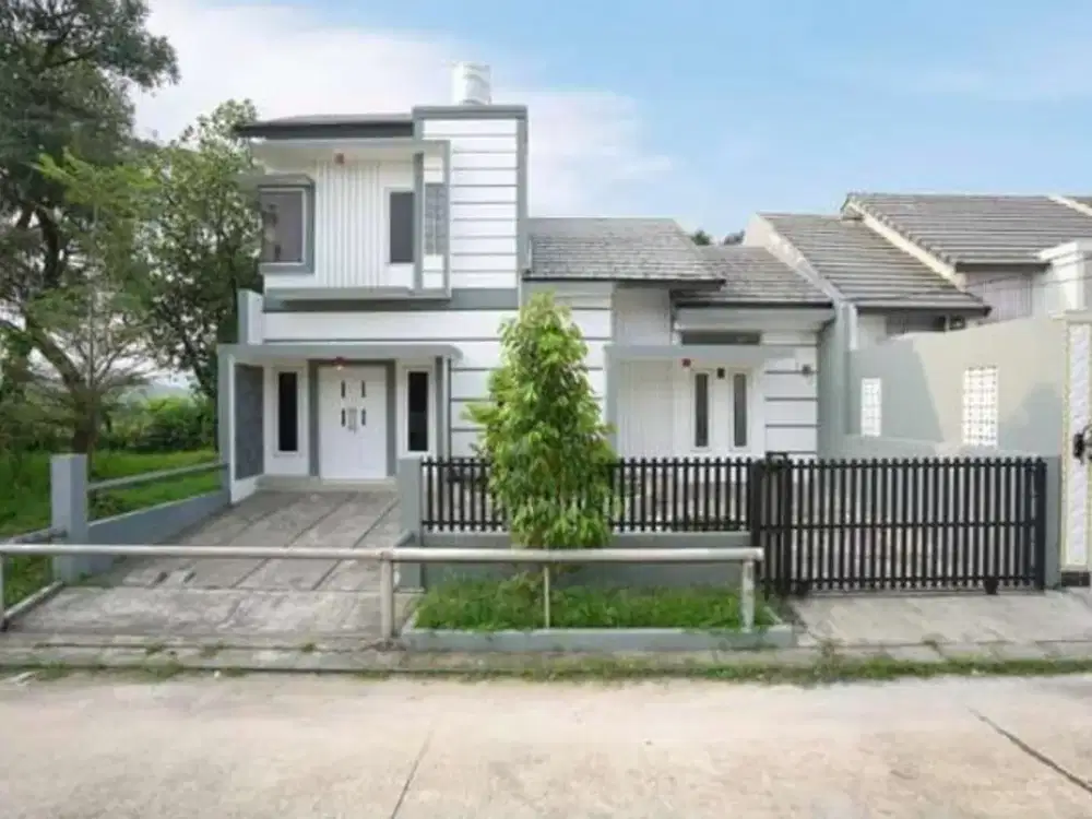 Rumah minimalis bonus kitchen set dan mini pool fdi Bukit Golf Cibubur