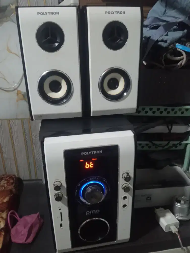 Audio merek Politron
