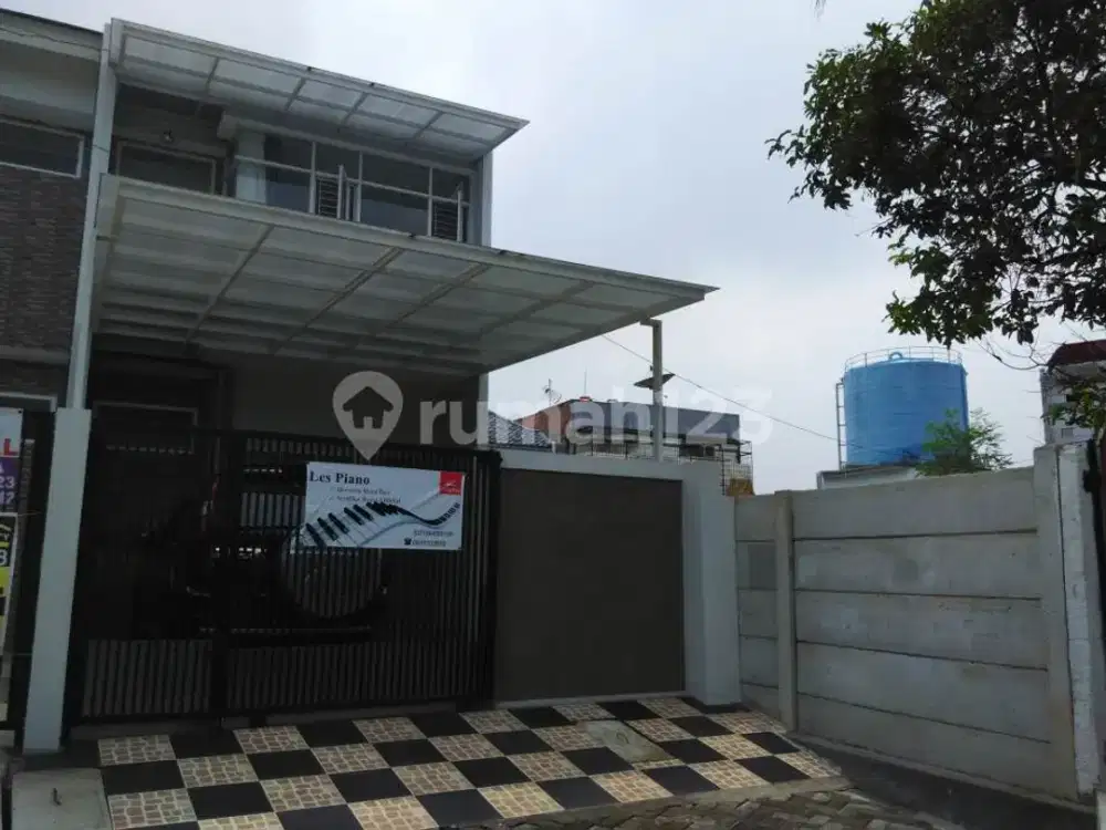 Rumah di Taman surya 5, Jakarta Barat