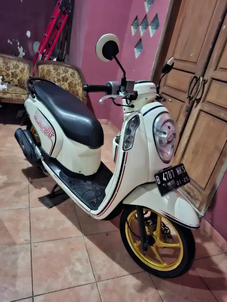 Scoopy F1 2014 Original