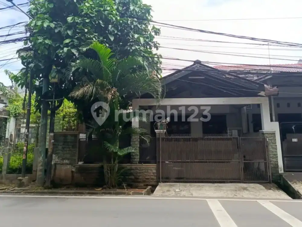 Rumah di Lokasi Strategis di Kosambi Baru, Jakarta Barat