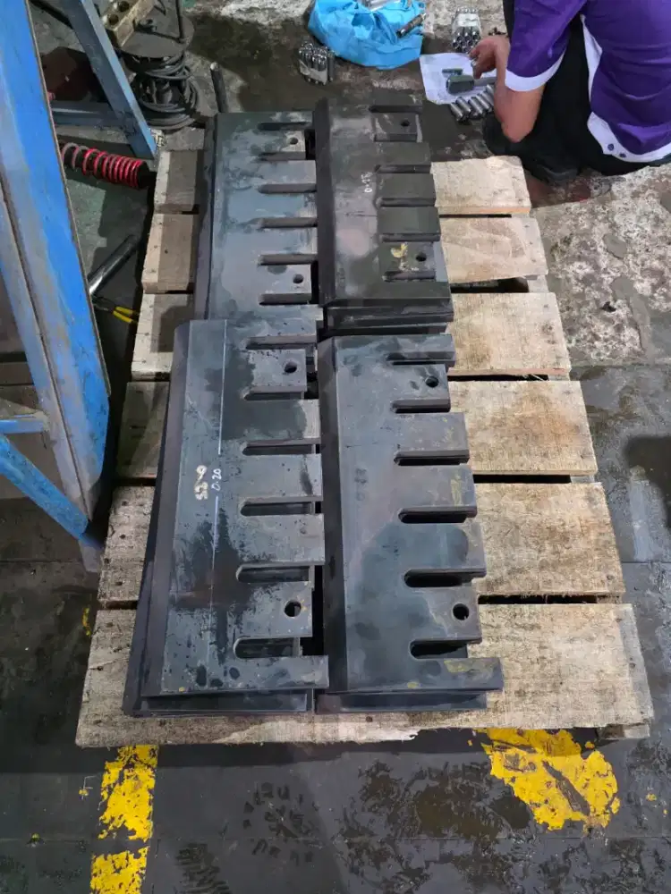 Fabrikasi Baja - Pembuatan Rak, Tiang PJU, Box Panel DLL