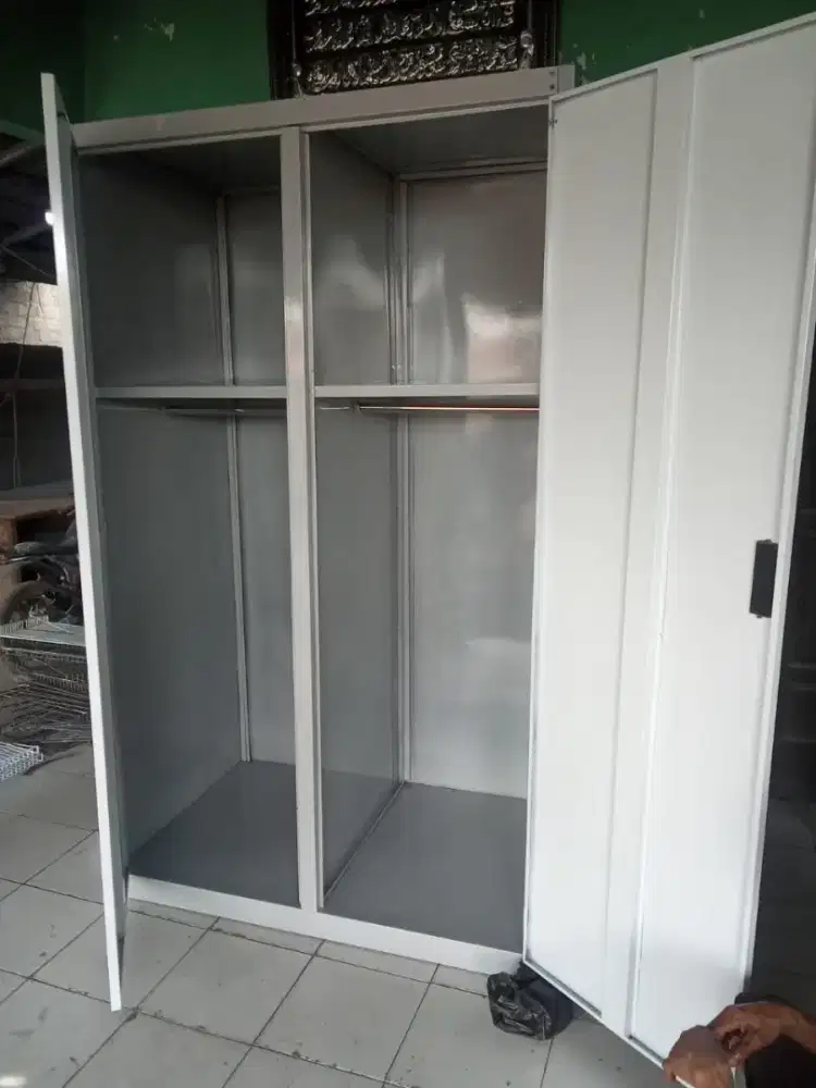 Fabrikasi Baja dan Stainlees - Pembuatan Rak, Tiang PJU, Box Panel DLL