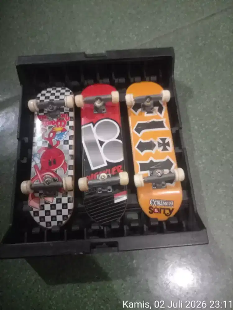 Kondisi muluss bngt action figure skatboard