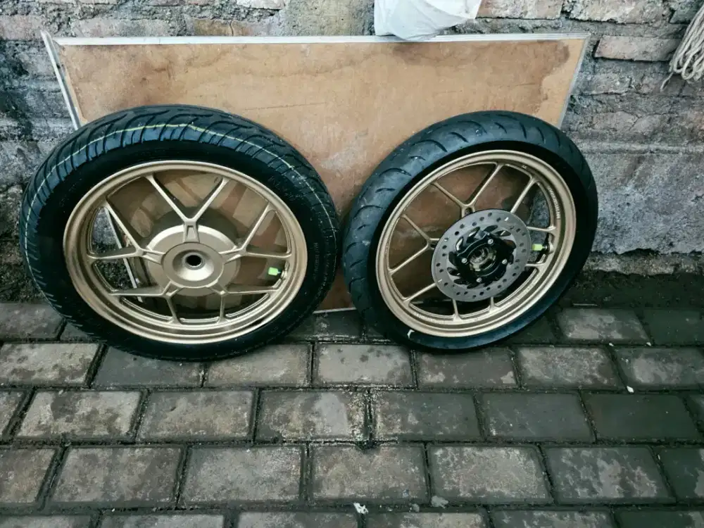 Jual pelek original vario 150 ,gold