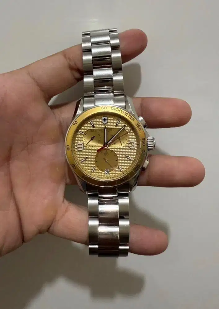 Jam victorinox chrono classic