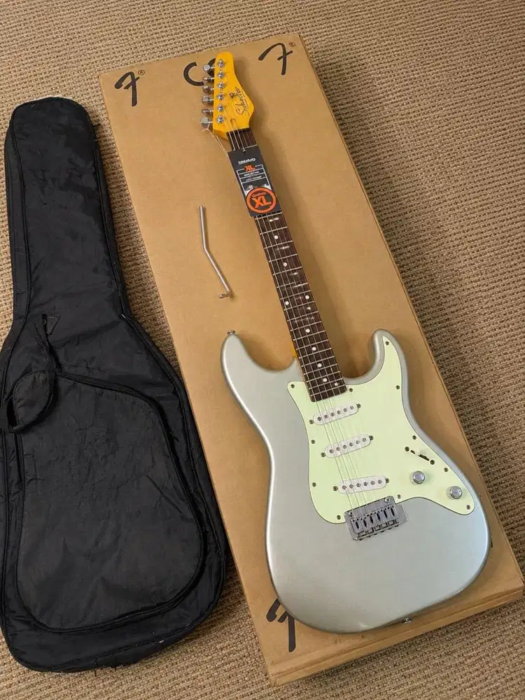 Schecter Nick Johnston Automic Silver