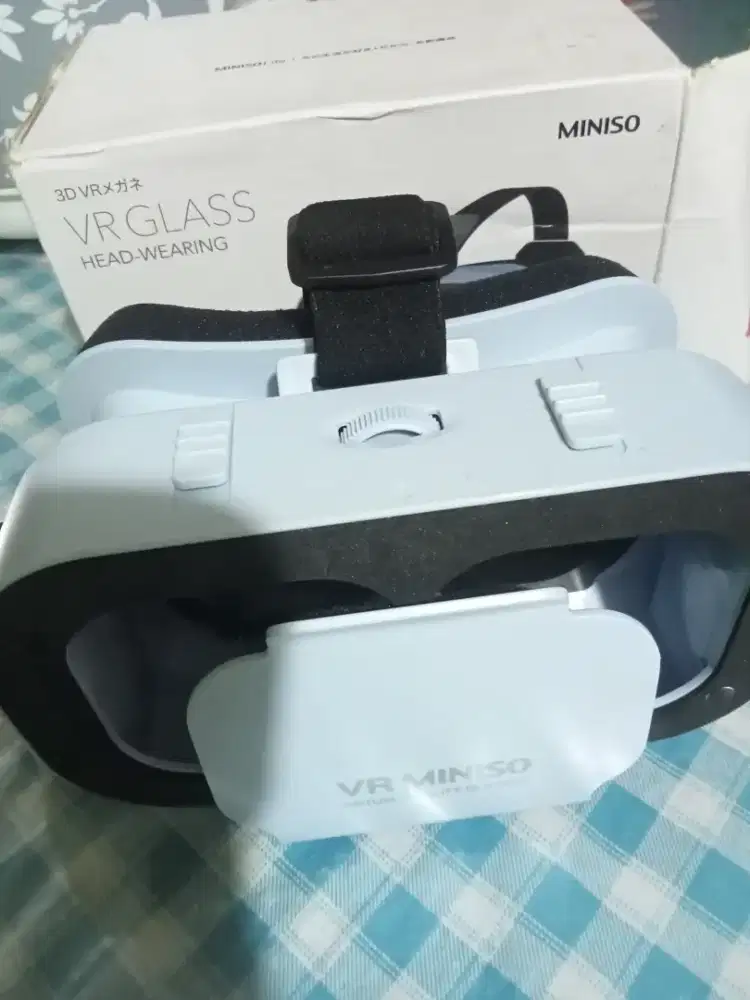 Vr glass miniso ada dus