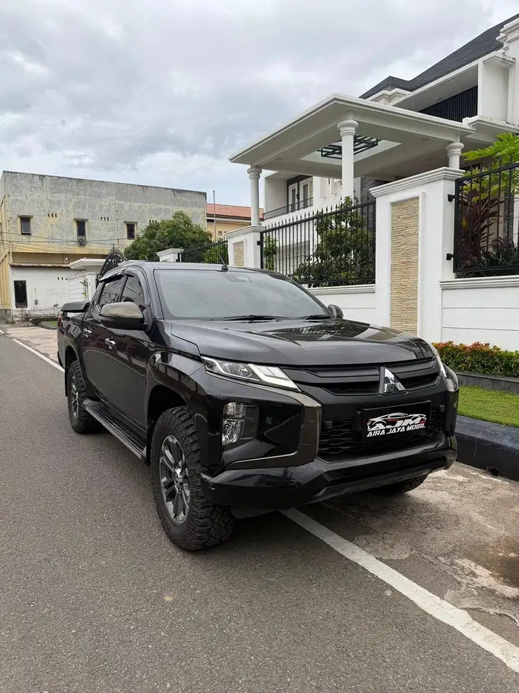 Triton Ultimate 4x4 tahun 2020 metic solar