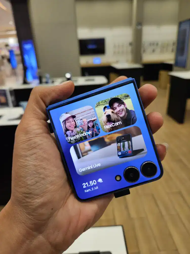 Samsung Z Flip7 256GB Diskon 3 Juta Cicilan 0% Kartu Kredit 24 Bulan
