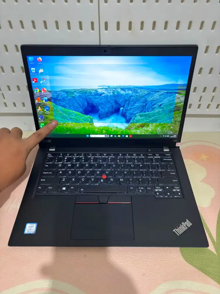Lenovo Thinkpad X390 Touchscreen Intel Core i7-8665U Ram 16GB