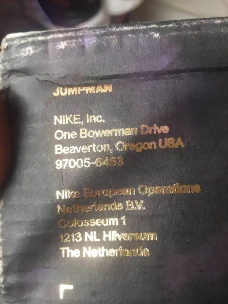 Nike Air Jordan 1 mid  bekas