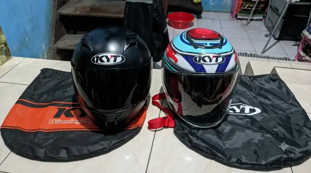 Jual borongan helm KYT Kyoto Karakter&KYT Rc10 fullface size M,500nego