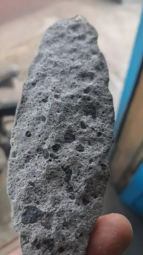 Tombak kabudhan otentik