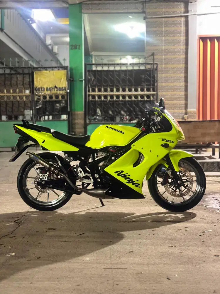 Kawasaki ninja 150RR/zx-150RR se gen4 2011 modif hedon,istimewa