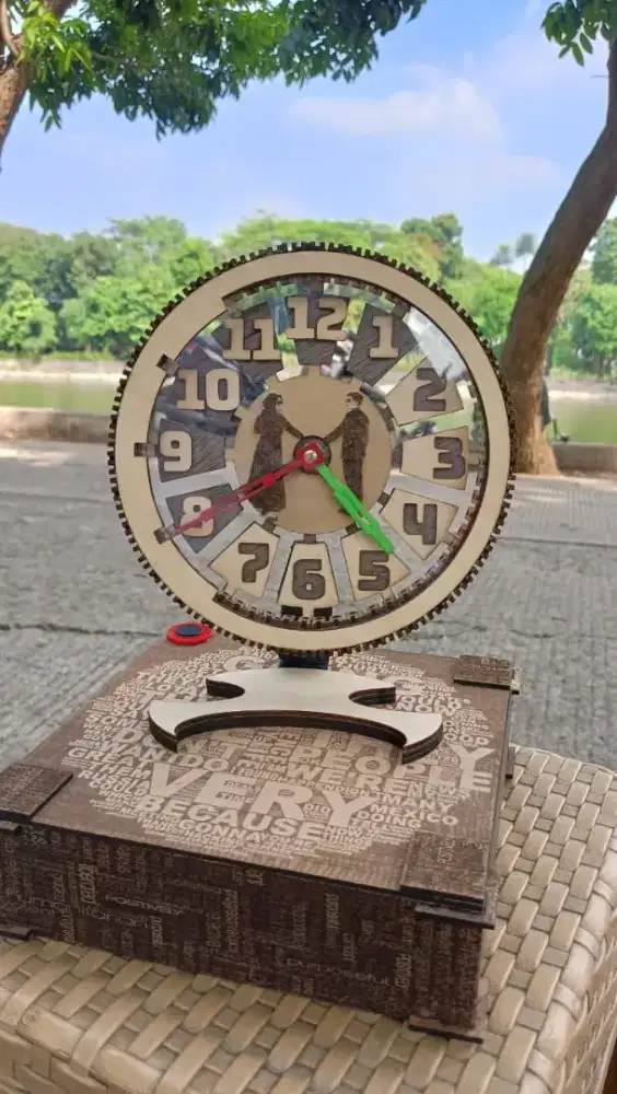 Jam untuk dimeja