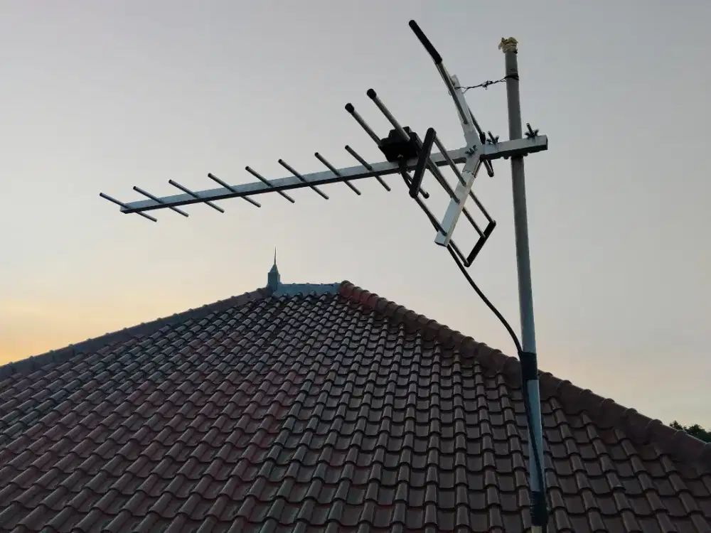 Pemasangan, servis, antena TV Digital, CCTV.