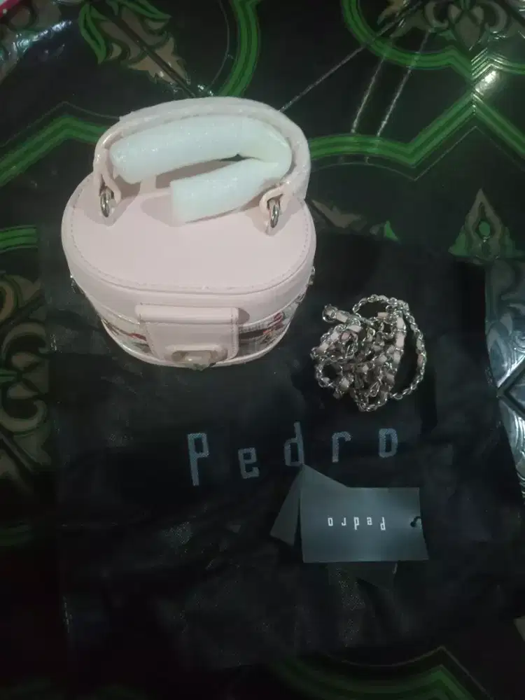 Tas Pedro make up
