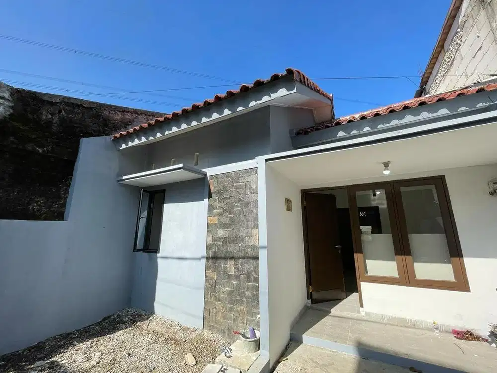 Disewakan / dikontrakkan Rumah stasiun Depok Lama
