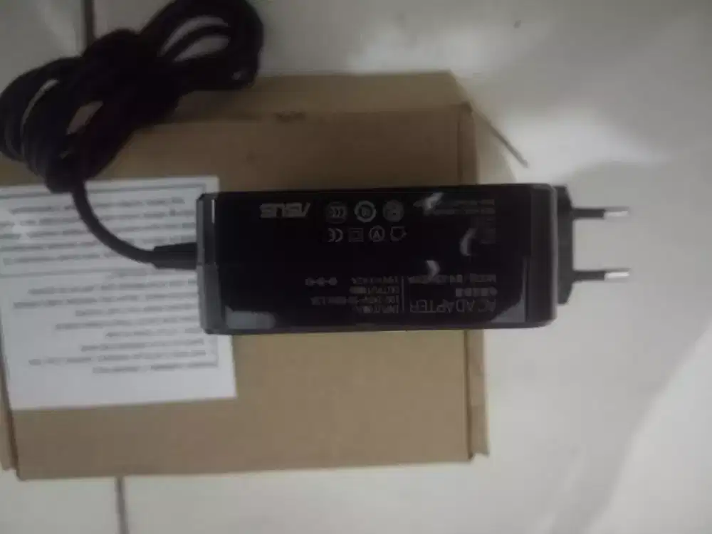 Charger Laptop Asus 19Volt like new