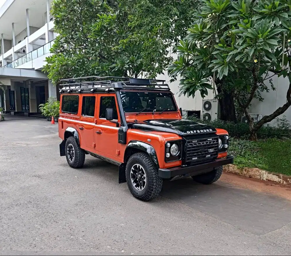 Defender 2.2 L4 110SW Solar - MT Tahun 2016