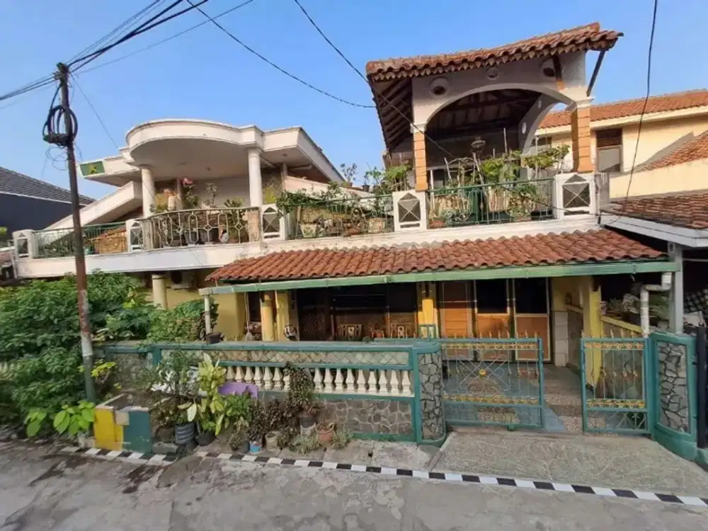 RUMAH MEWAH JUAL CEPAT DI KOMPLEK JATIMAKMUR