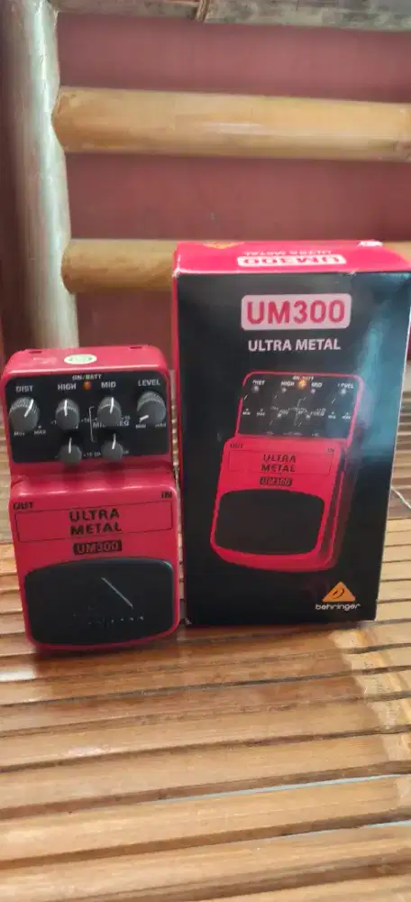 Effect Stombox Behringer UM300